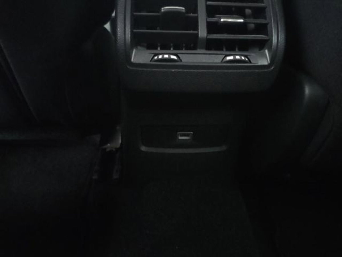 Citroen C4 BlueHDi 130 S&S EAT8 Feel Pack (20)