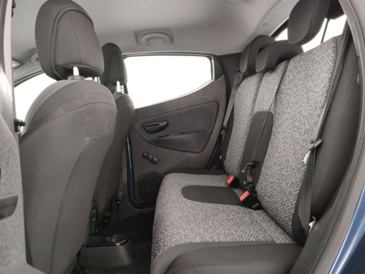 Lancia Ypsilon 1.0 FireFly 5 porte S&S Hybrid Ecochic Silver (10)
