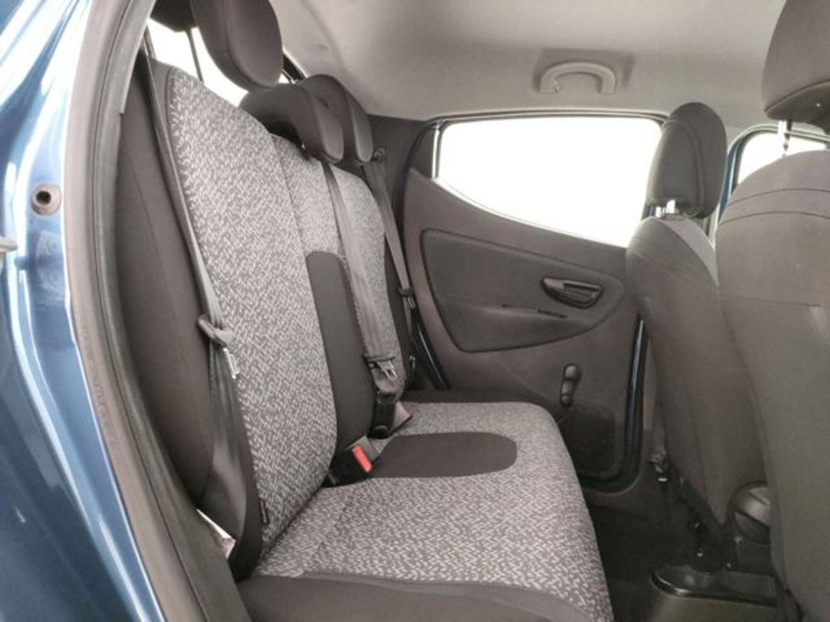 Lancia Ypsilon 1.0 FireFly 5 porte S&S Hybrid Ecochic Silver (11)