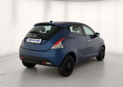 Lancia Ypsilon 1.0 FireFly 5 porte S&S Hybrid Ecochic Silver (4)