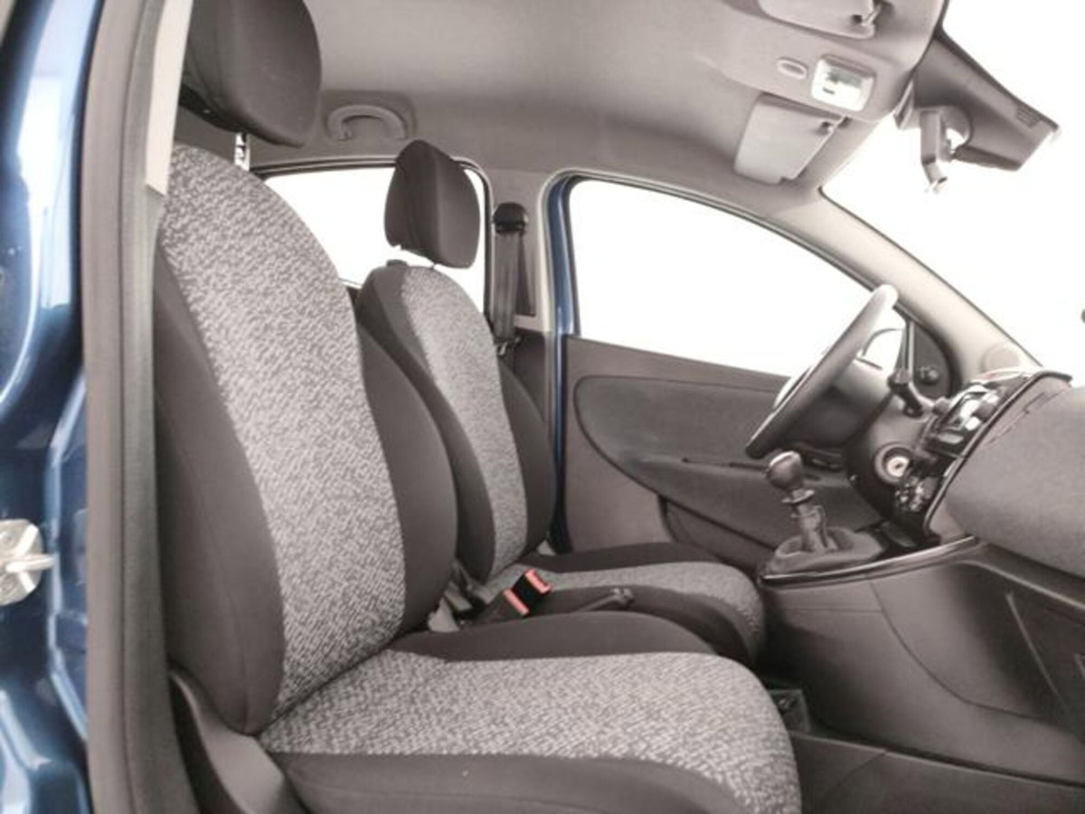 Lancia Ypsilon 1.0 FireFly 5 porte S&S Hybrid Ecochic Silver (6)