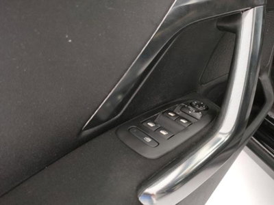 Peugeot 2008 VTi 82CV Allure (16)