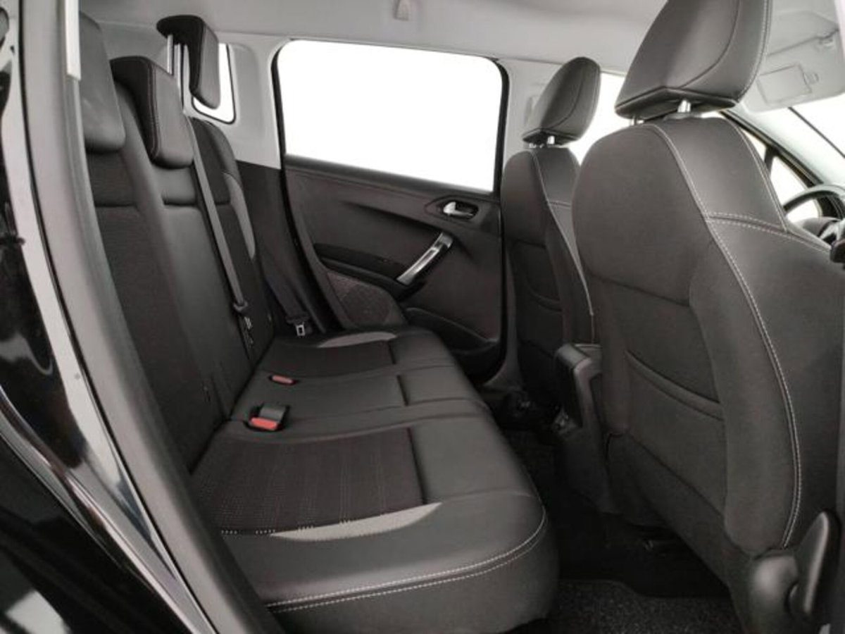 Peugeot 2008 VTi 82CV Allure (17)