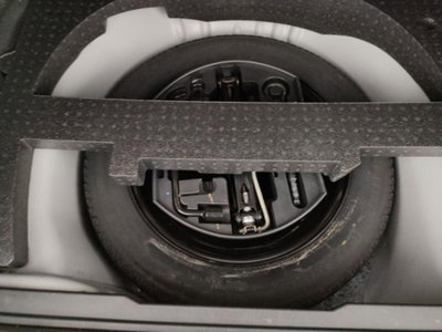 Peugeot 2008 VTi 82CV Allure (19)
