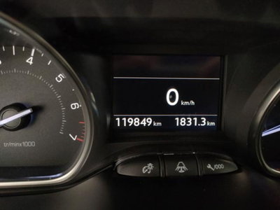Peugeot 2008 VTi 82CV Allure (20)