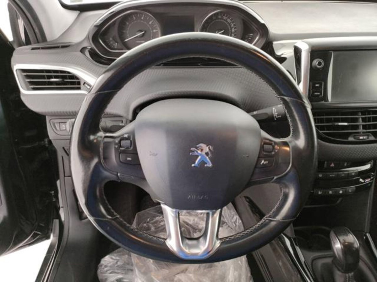 Peugeot 2008 VTi 82CV Allure (9)