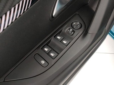 Peugeot 2008 PureTech 100 S&S Allure (17)