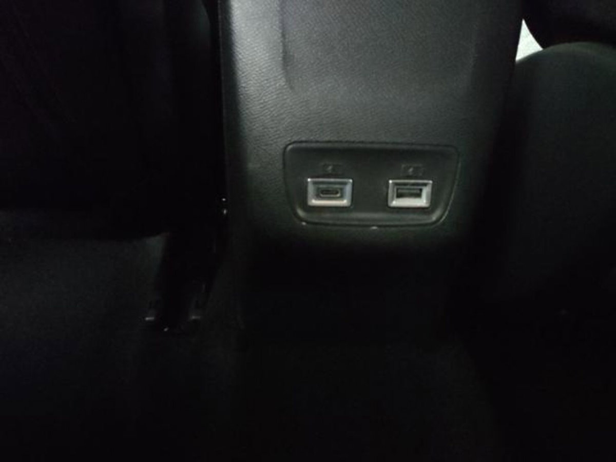 Peugeot 2008 PureTech 100 S&S Allure (18)