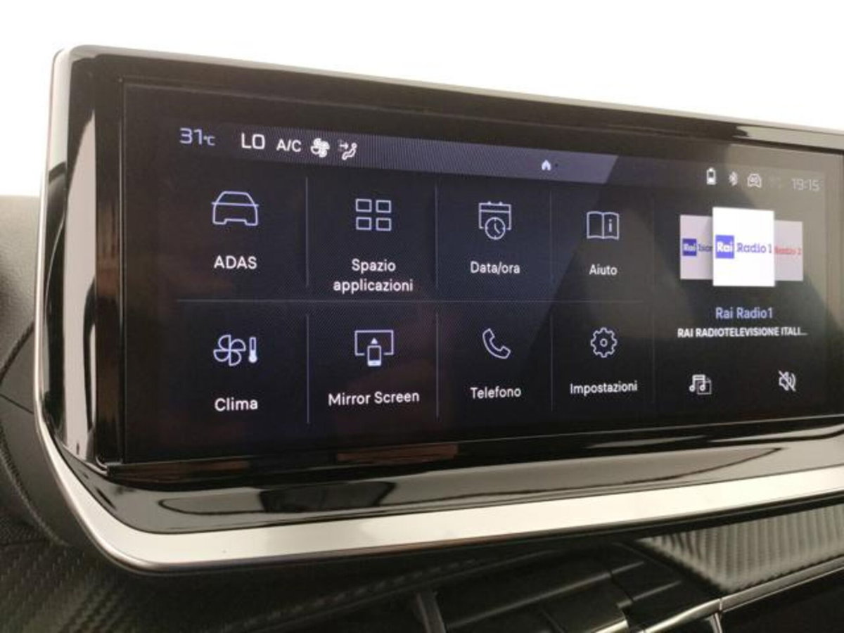 Peugeot 2008 PureTech 100 S&S Allure (9)