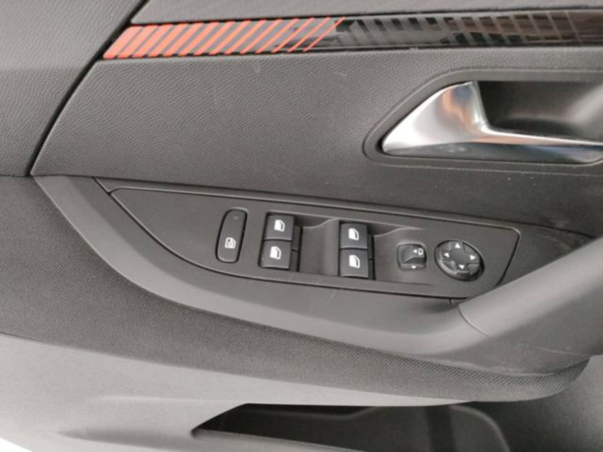Peugeot 2008 BlueHDi 110 S&S Active Pack (18)