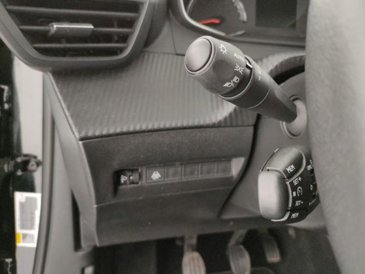 Peugeot 2008 BlueHDi 110 S&S Active Pack (9)