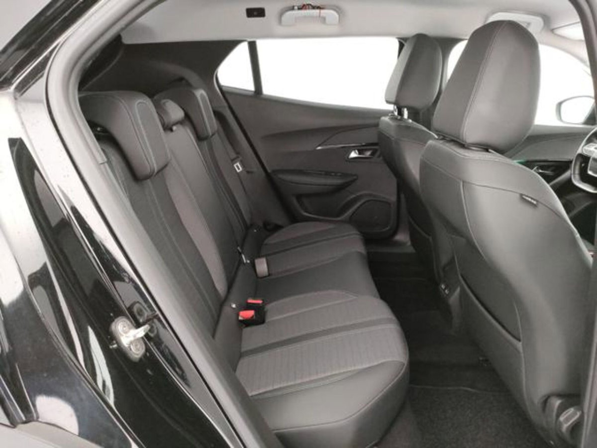 Peugeot 2008 BlueHDi 130 S&S EAT8 Allure Pack (17)