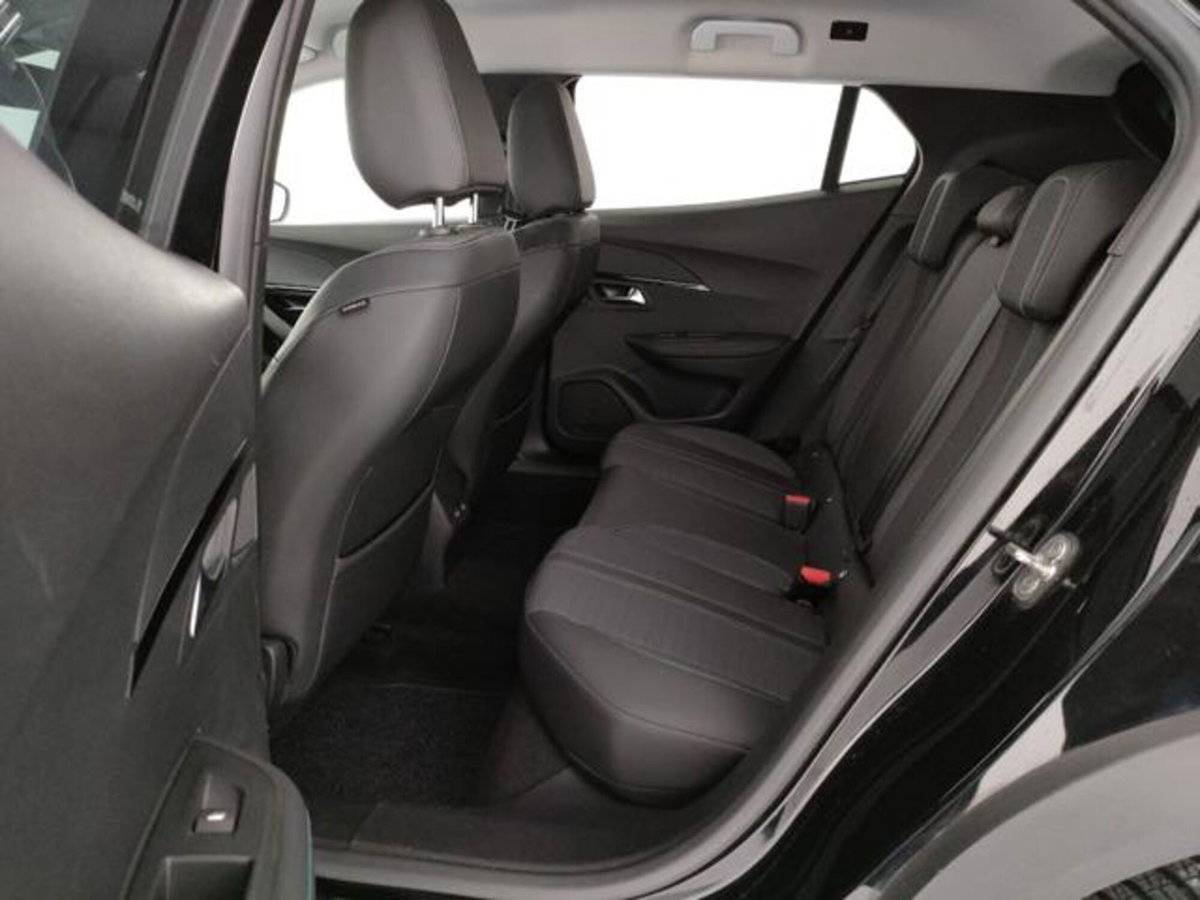 Peugeot 2008 BlueHDi 130 S&S EAT8 Allure Pack (19)