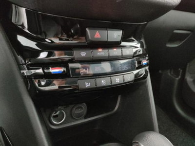 Peugeot 2008 120 EAT6 S&S Allure (15)