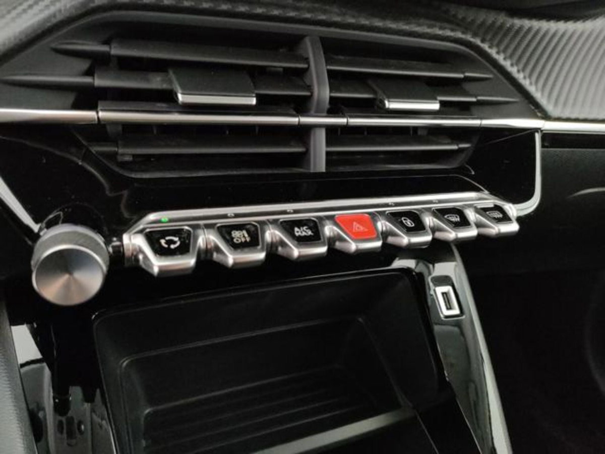Peugeot 208 1.2 puretech Active s&s 75cv (11)