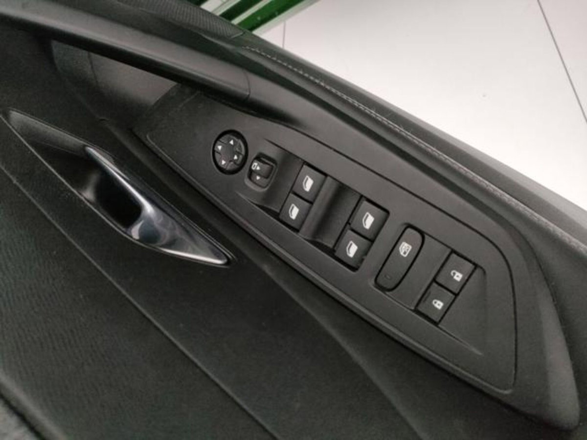 Peugeot 308 BlueHDi 130 S&S EAT8 Allure Pack (16)
