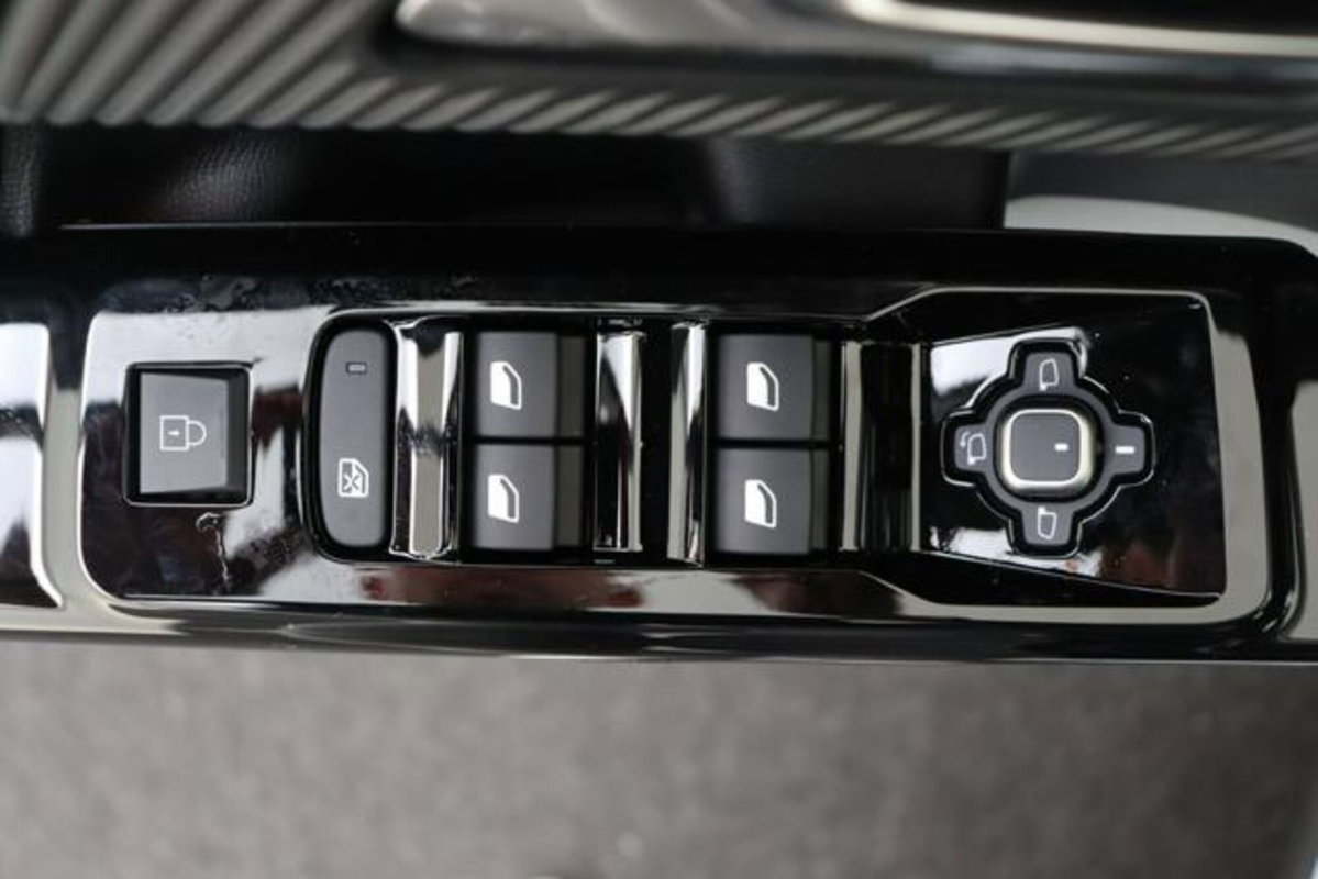 Citroen C5 Aircross 1.2 hybrid Plus 136cv e-dcs6 (13)