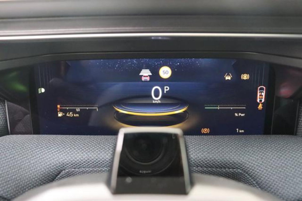 Citroen C5 Aircross 1.2 hybrid Plus 136cv e-dcs6 (8)