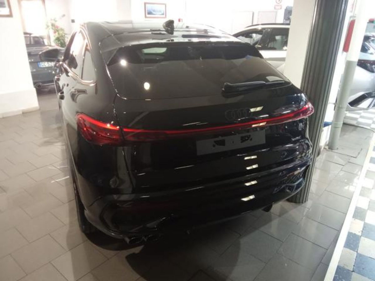 Audi Q5 Sportback 40 2.0 tdi mhev 12V S line Plus quattro s-tronic (2)