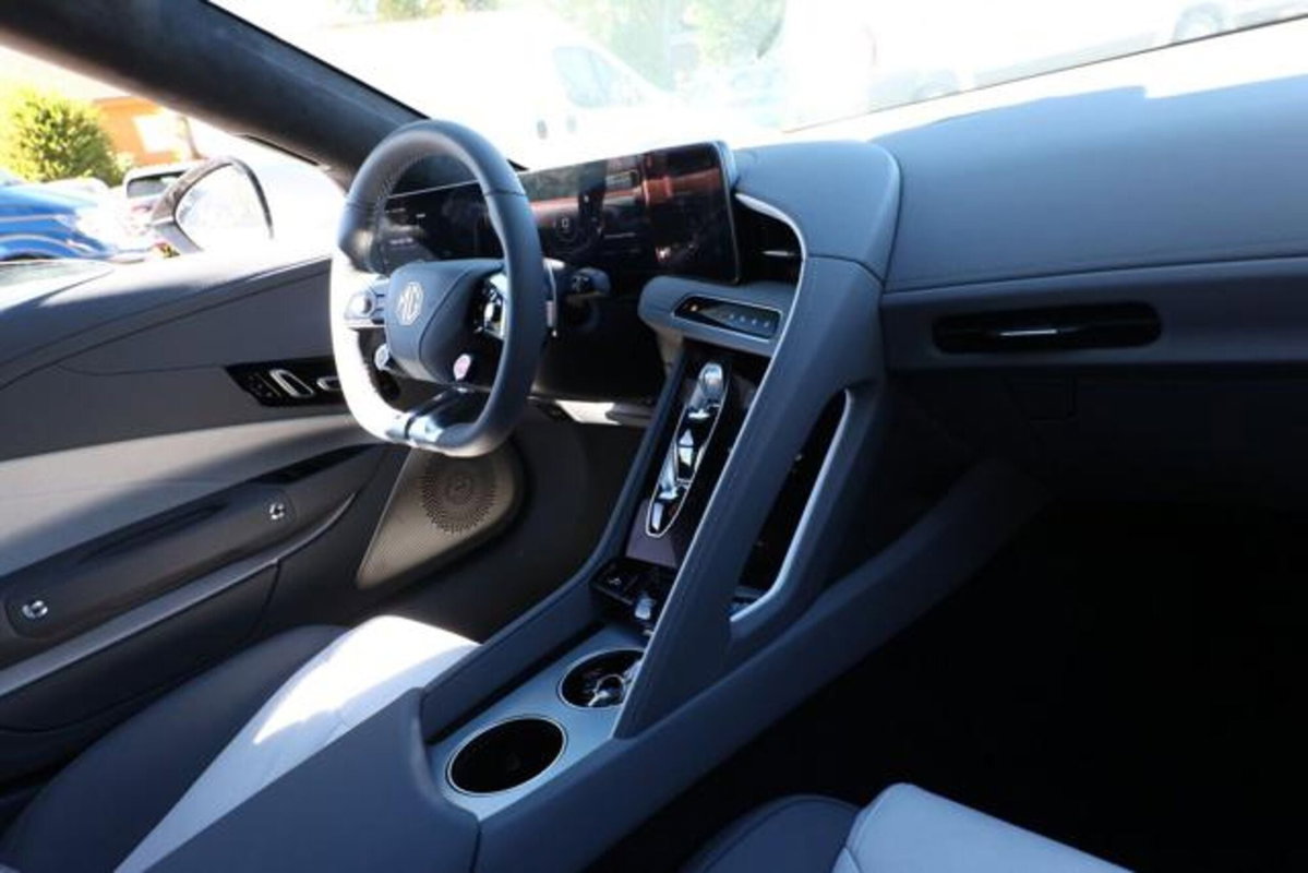 Mg Cyberster 77kWh rwd (10)