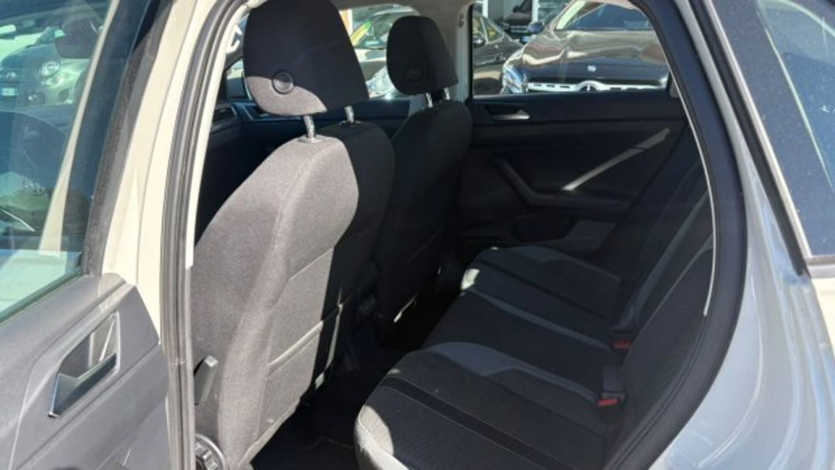 Volkswagen Polo 1.0 tsi Style 95cv (13)