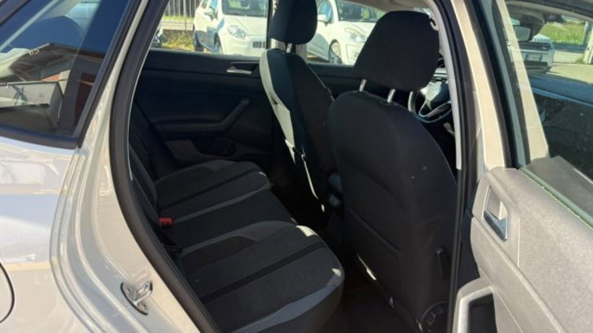 Volkswagen Polo 1.0 tsi Style 95cv (15)