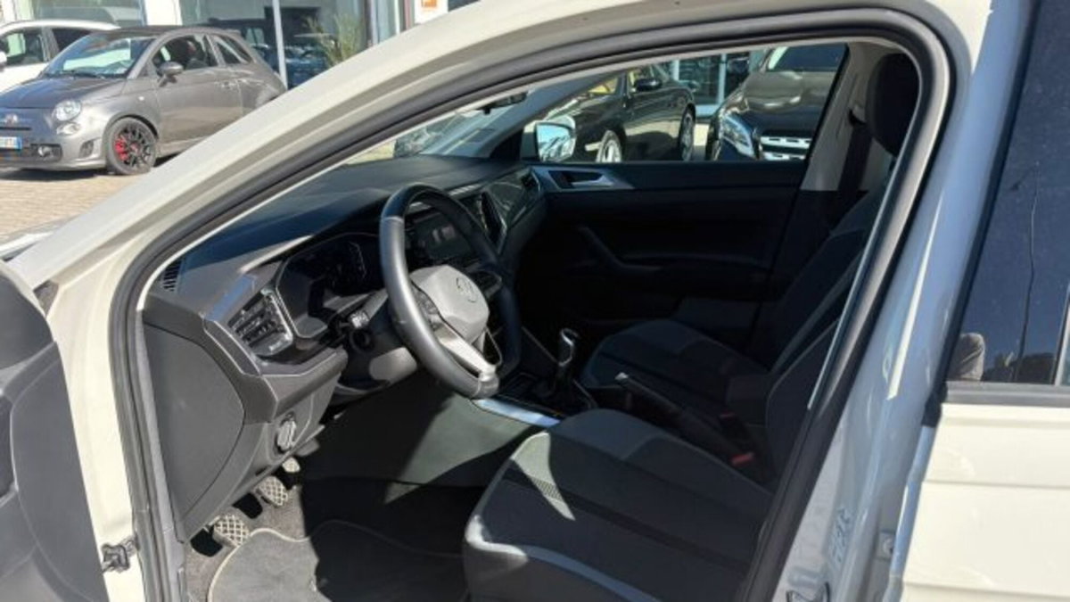 Volkswagen Polo 1.0 tsi Style 95cv (5)