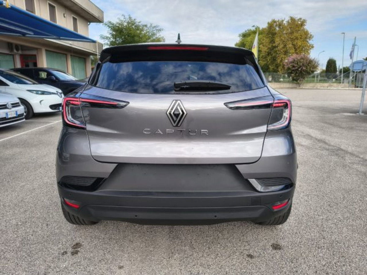 Renault Captur 1.2 eco-g Techno 120cv (4)