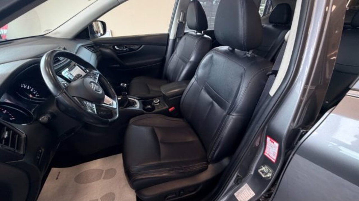 Nissan X-Trail 1.6 dCi 2WD Tekna (8)