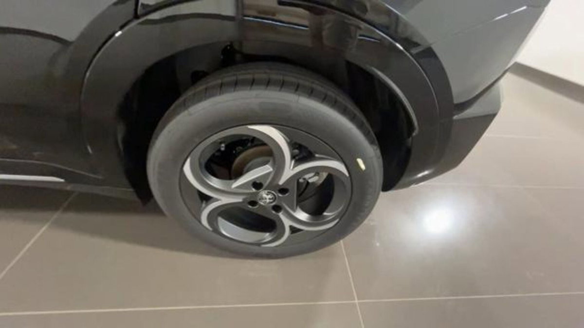 Alfa Romeo Junior 1.2 ibrida Sport Speciale 145cv edct6 (13)