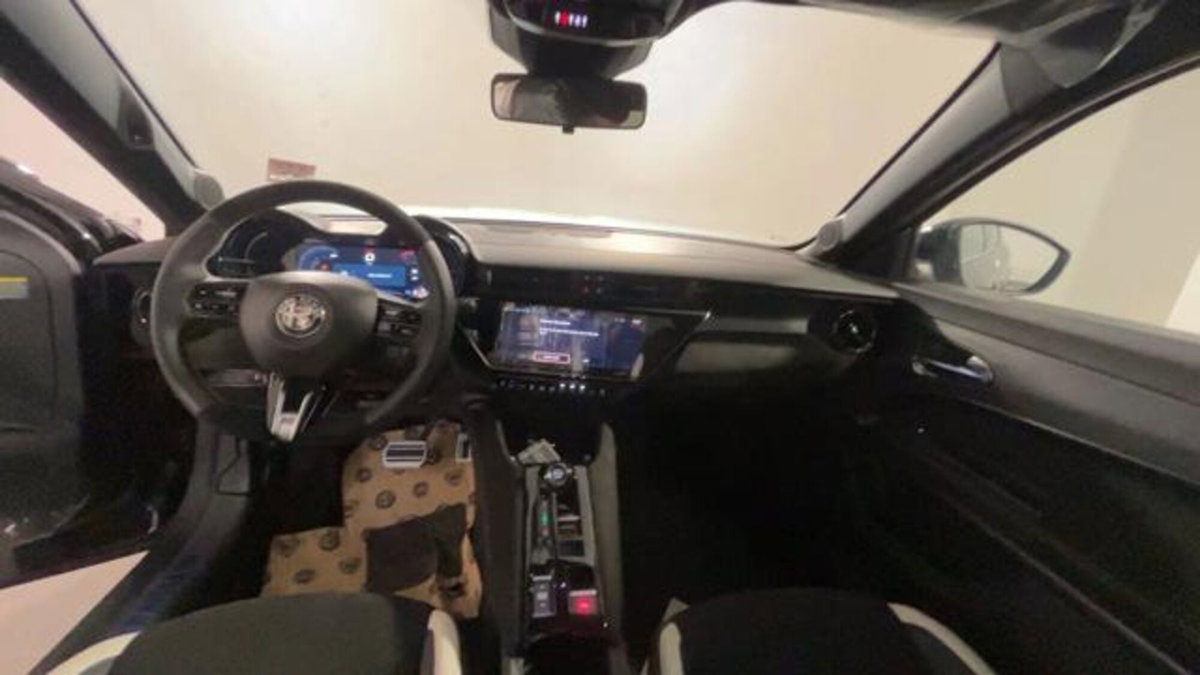 Alfa Romeo Junior 1.2 ibrida Sport Speciale 145cv edct6 (6)