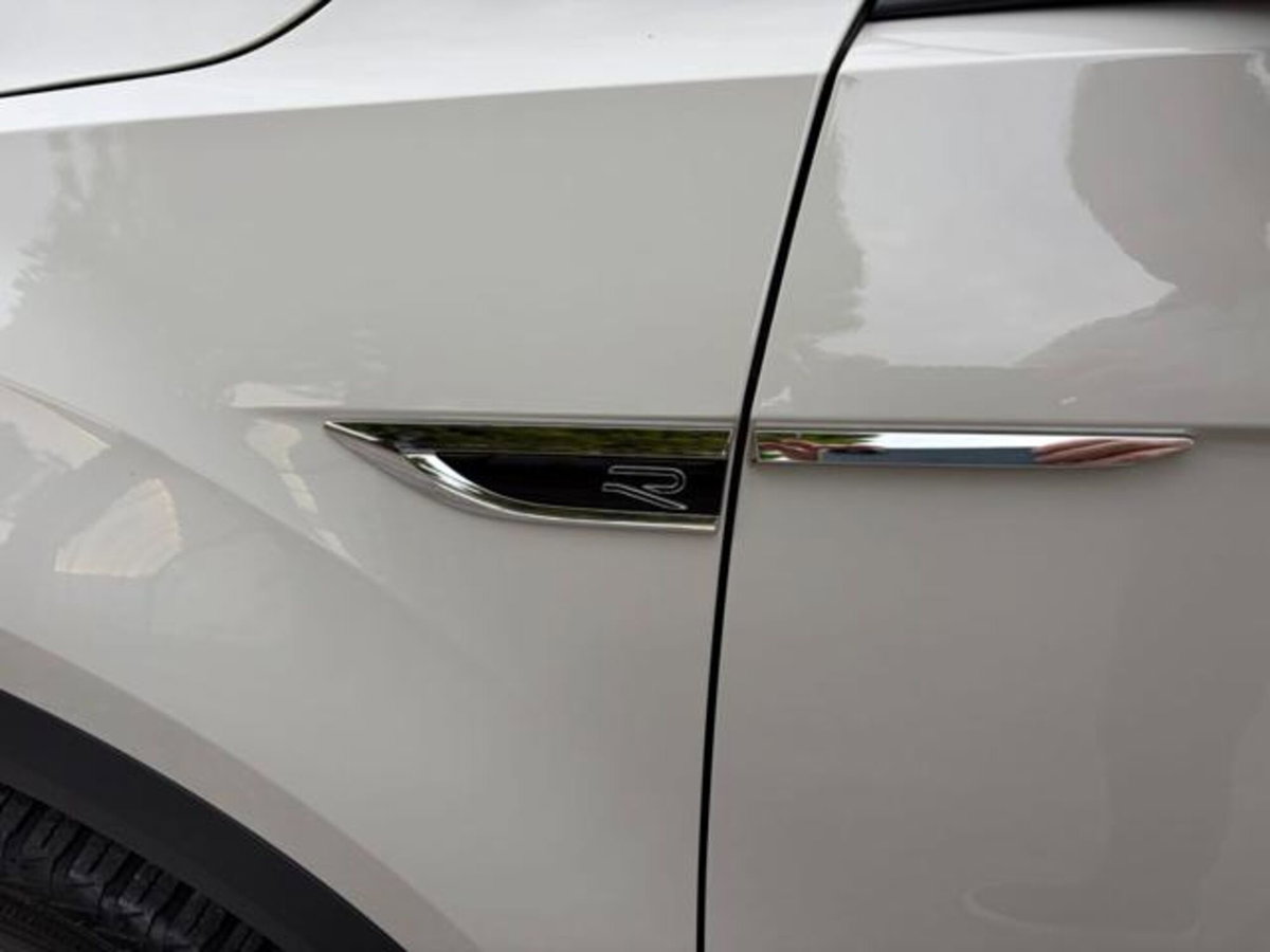 Volkswagen T-Roc 1.0 TSI R-Line (9)