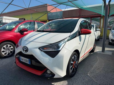 Toyota Aygo Connect 1.0 VVT-i 72 CV 5 porte x-wave orange usata
