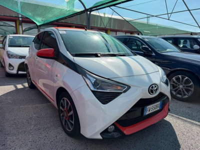 Toyota Aygo Connect 1.0 VVT-i 72 CV 5 porte x-wave orange (2)
