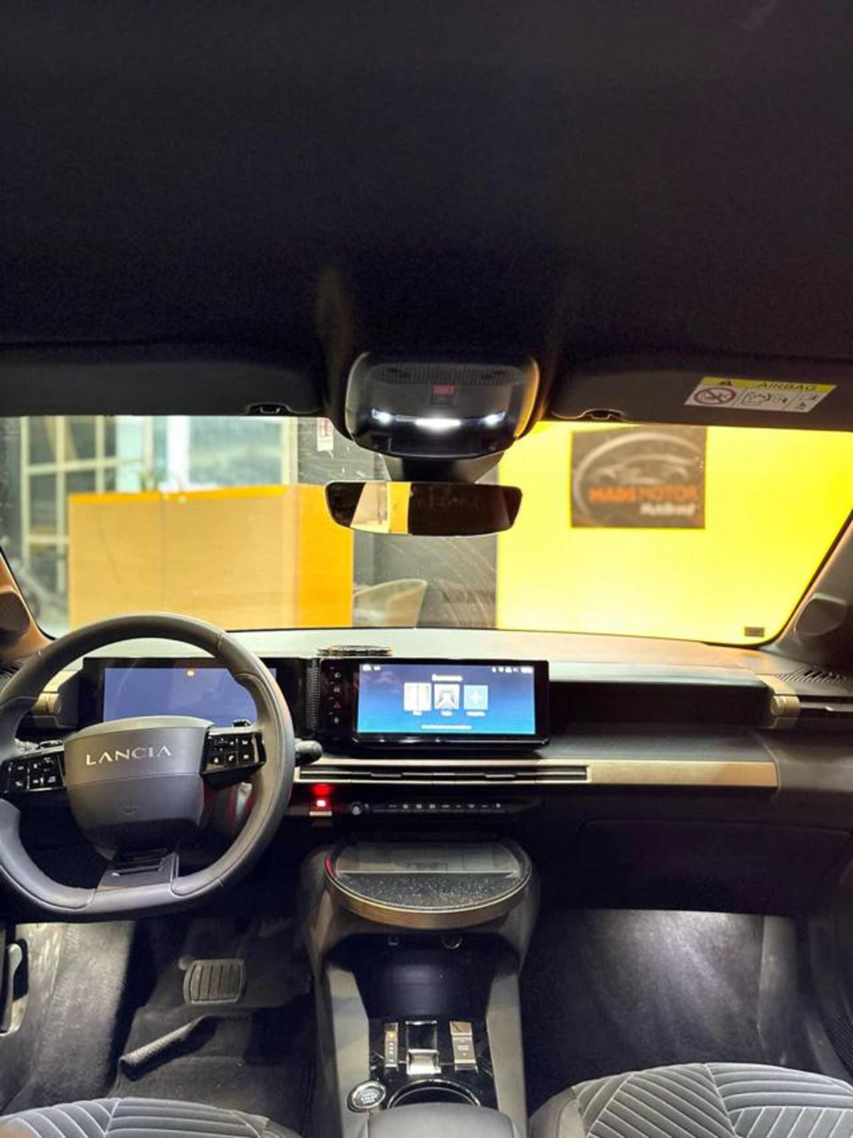Lancia Ypsilon 1.2 mhev Edizione Cassina e-dct (4)