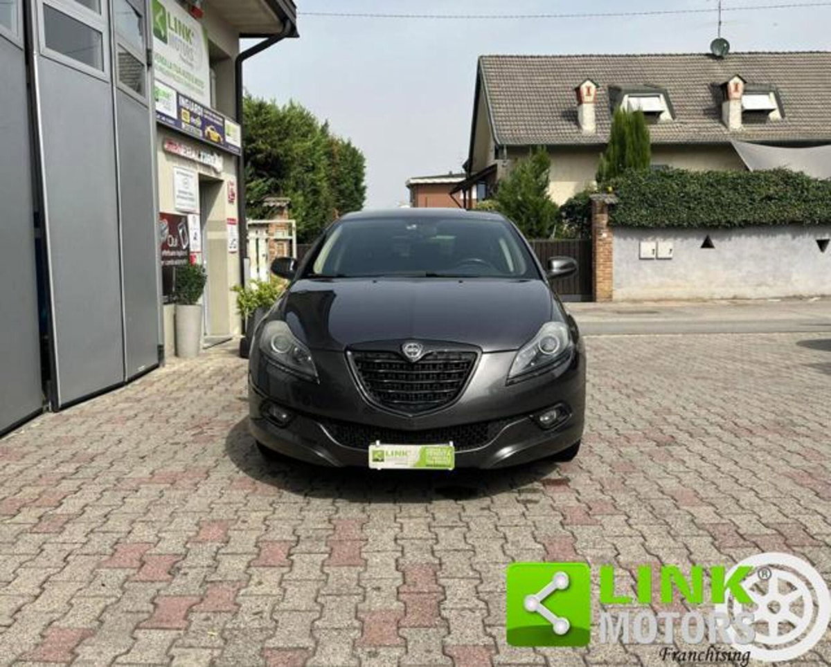 Lancia Delta 1.9 MJT Twinturbo DPF Gold (2)