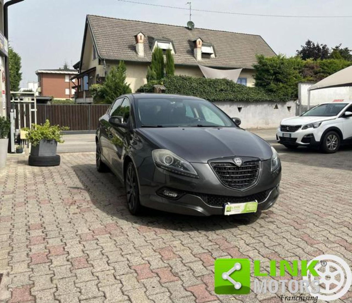 Lancia Delta 1.9 MJT Twinturbo DPF Gold (3)