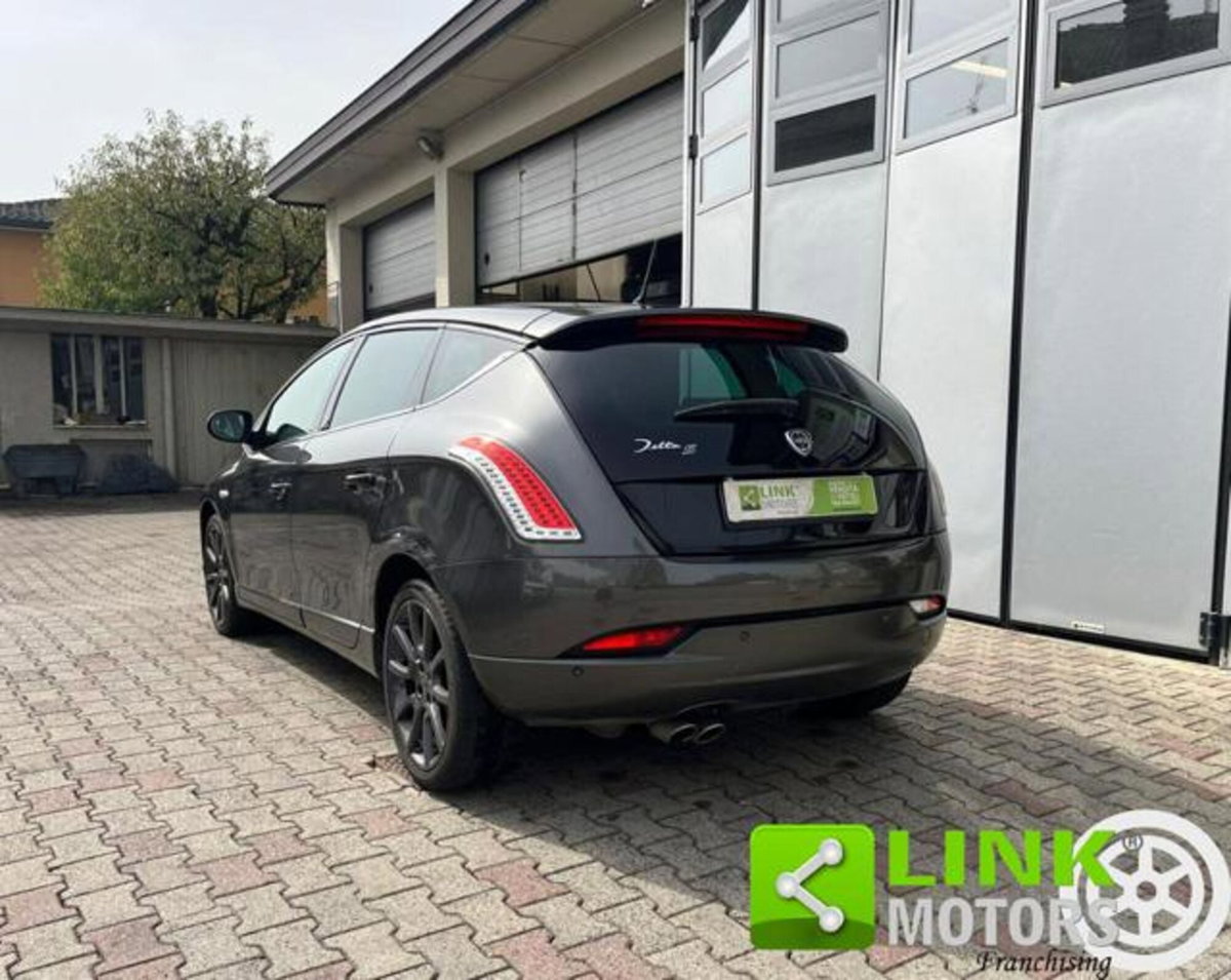 Lancia Delta 1.9 MJT Twinturbo DPF Gold (5)