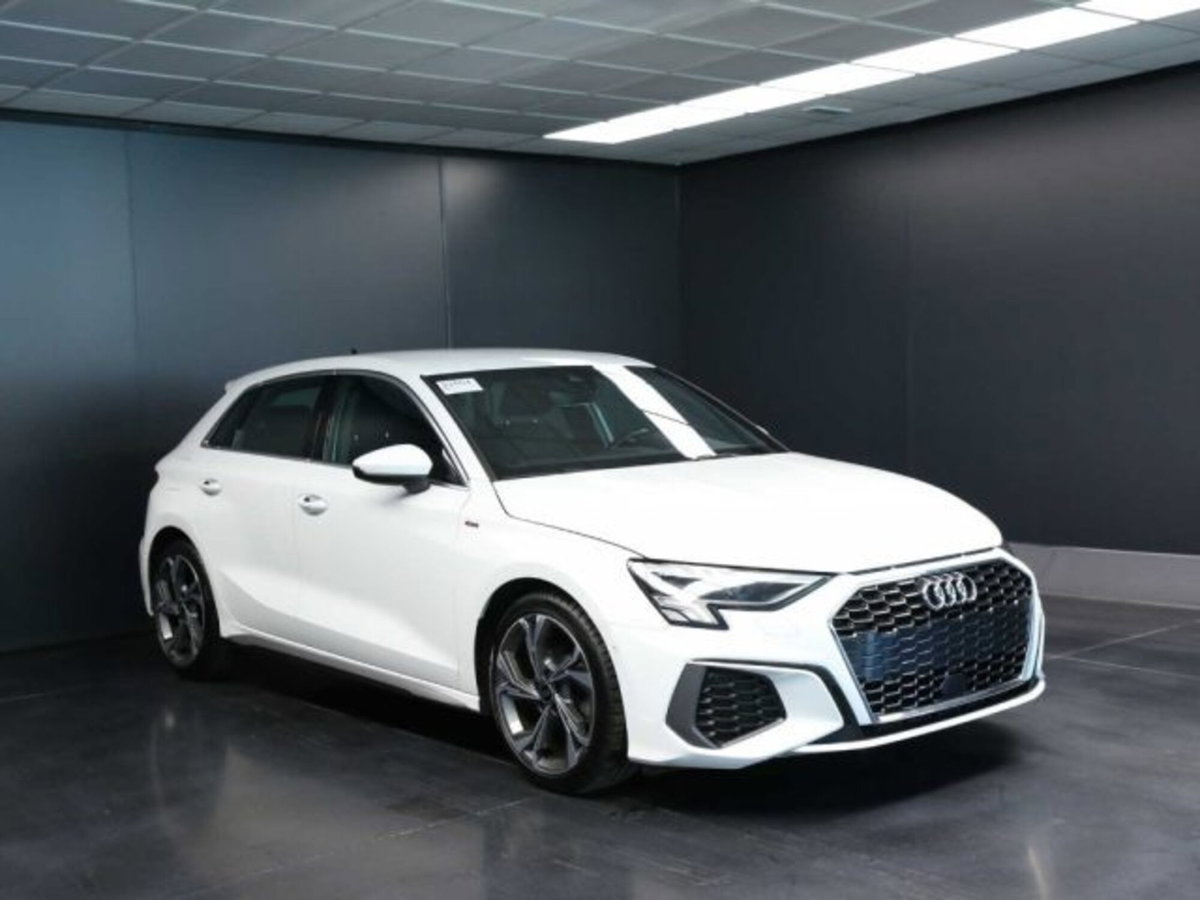 Audi A3 Sportback 30 TDI S tronic S line edition (2)