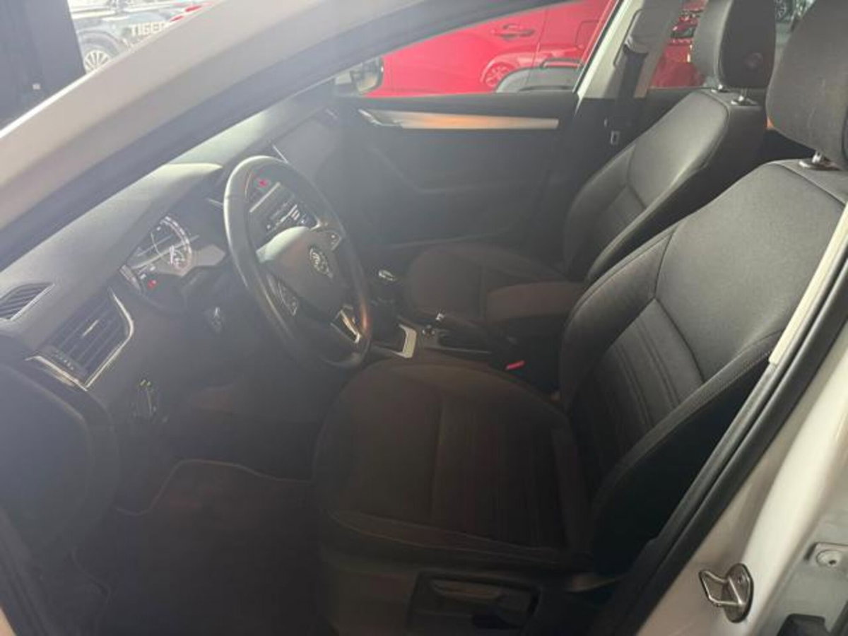 Skoda Octavia Station Wagon 1.4 TSI Wagon Executive G-Tec (11)