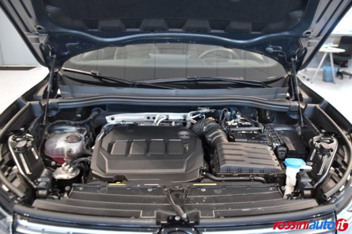 Volkswagen Tiguan 2.0 tdi Elegance 150cv dsg (17)