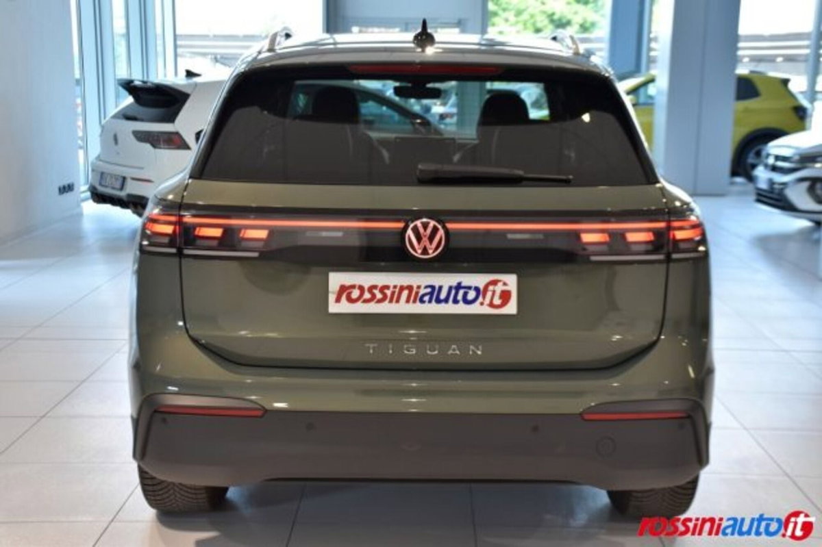 Volkswagen Tiguan 2.0 tdi Elegance 150cv dsg (4)