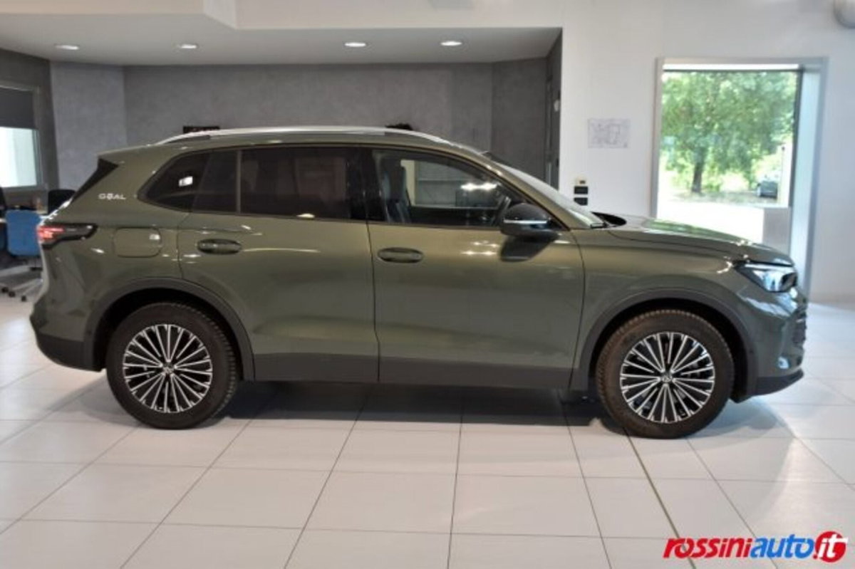 Volkswagen Tiguan 2.0 tdi Elegance 150cv dsg (6)