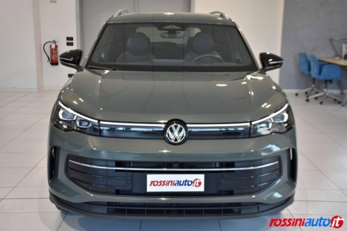 Volkswagen Tiguan 2.0 tdi Elegance 150cv dsg (8)