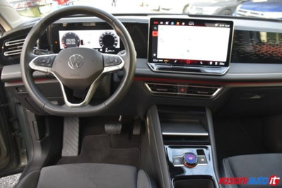 Volkswagen Tiguan 2.0 tdi Elegance 150cv dsg (9)
