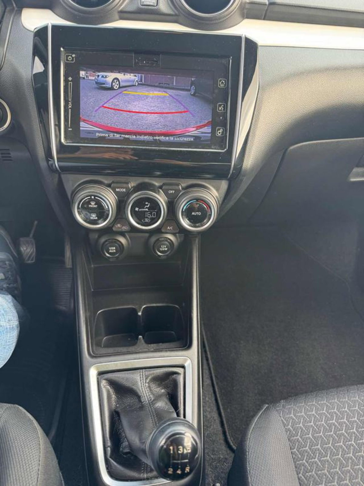 Suzuki Swift 1.2 Hybrid Top (16)