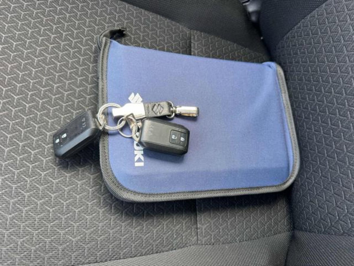 Suzuki Swift 1.2 Hybrid Top (17)