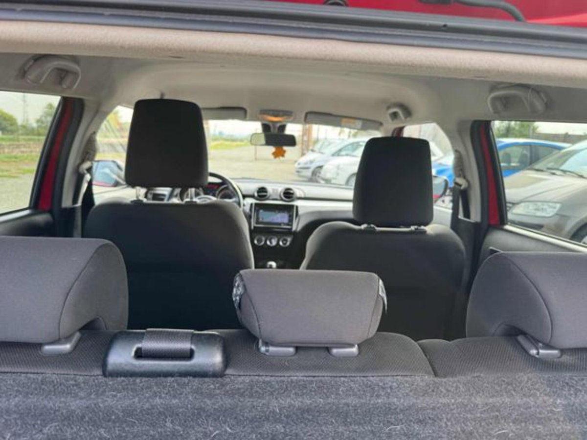 Suzuki Swift 1.2 Hybrid Top (8)