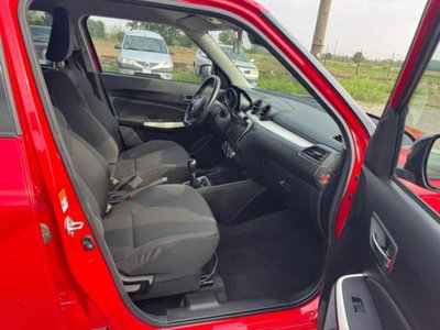 Suzuki Swift 1.2 Hybrid Top (9)