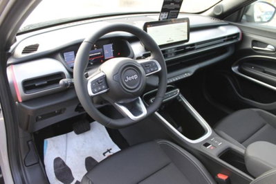 Jeep Avenger 1.2 turbo Summit fwd 100cv (16)